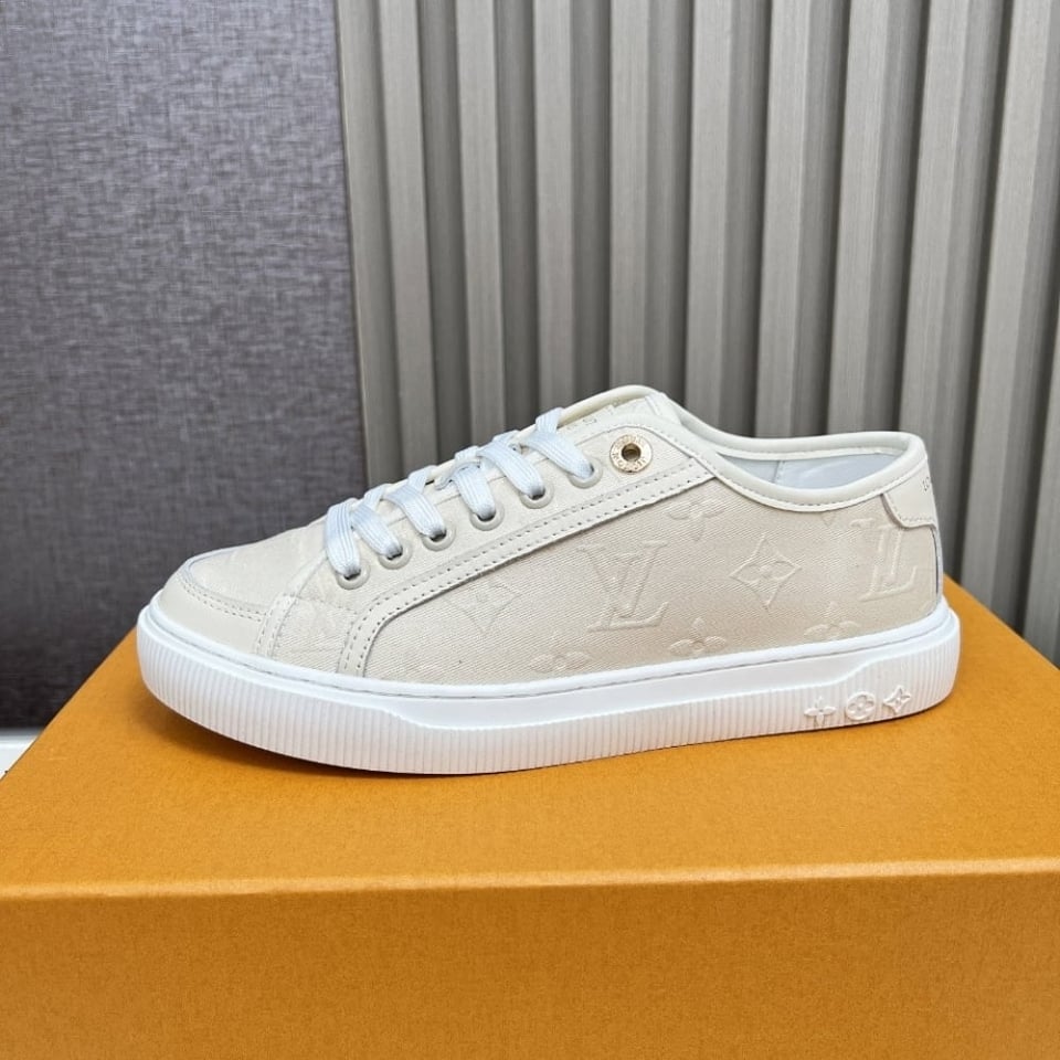 Louis Vuitton Lv Lagoon Sneaker Beige 1Ahoqr view 4
