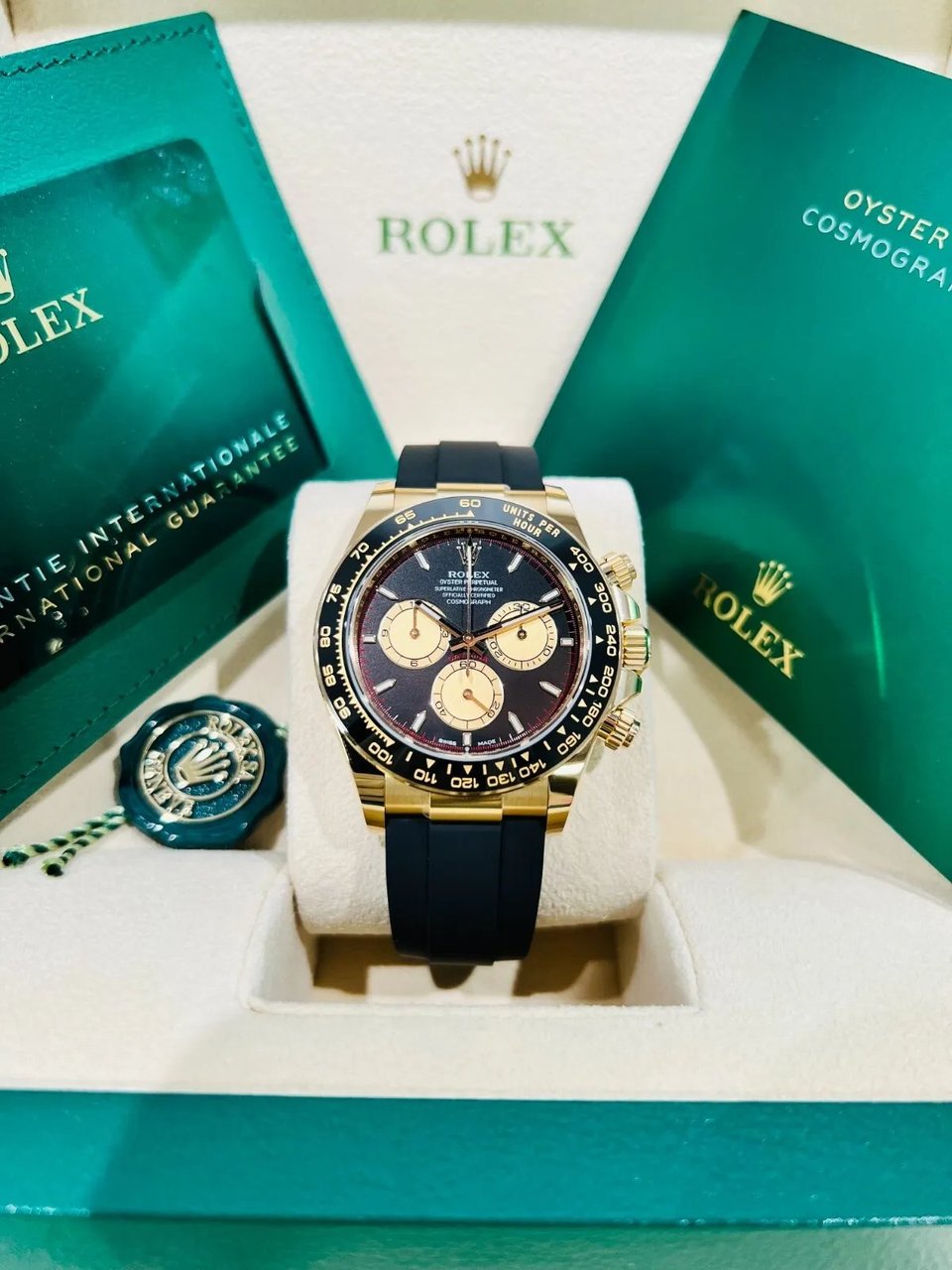 [Superclone] Rolex Daytona 40 mm Intense Black and Champagne Colour Dial 126518LN view 2