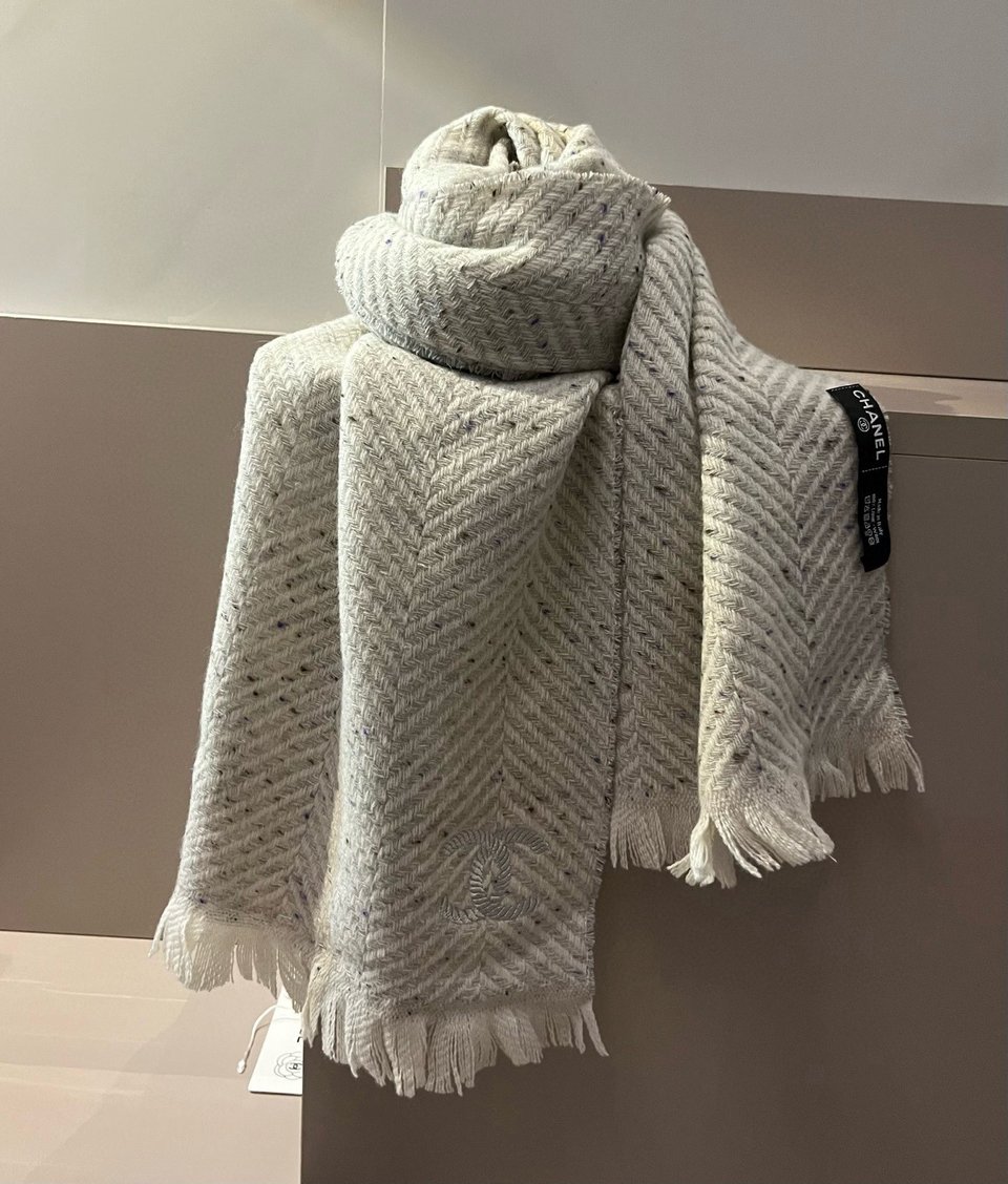 Chanel Cashmere Scarf Chevron White For Women 180cm view 5