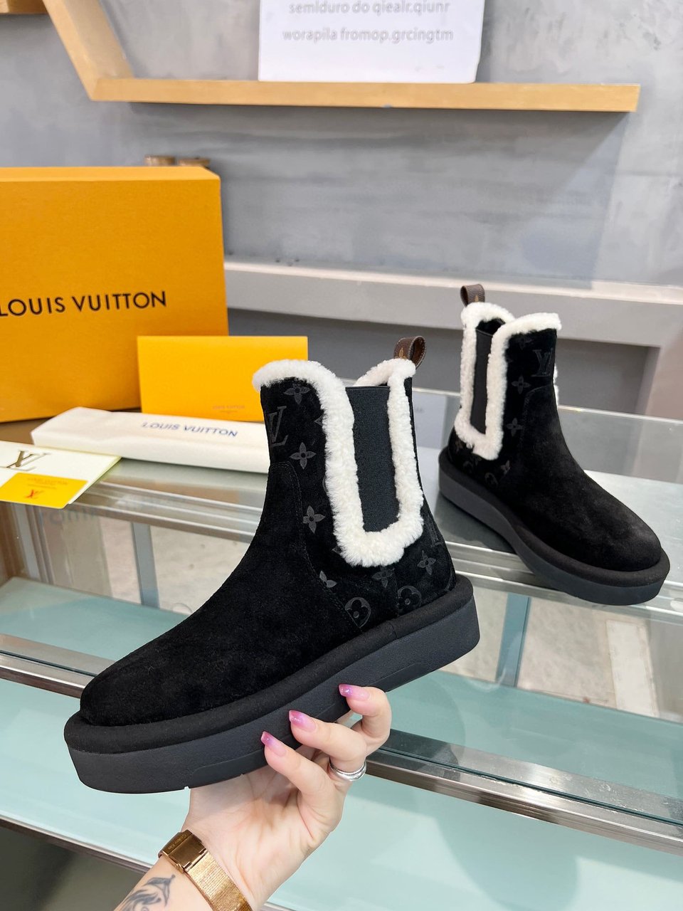 Louis Vuitton Aspen Chelsea Ankle Boot Black 1Adc6V view 5
