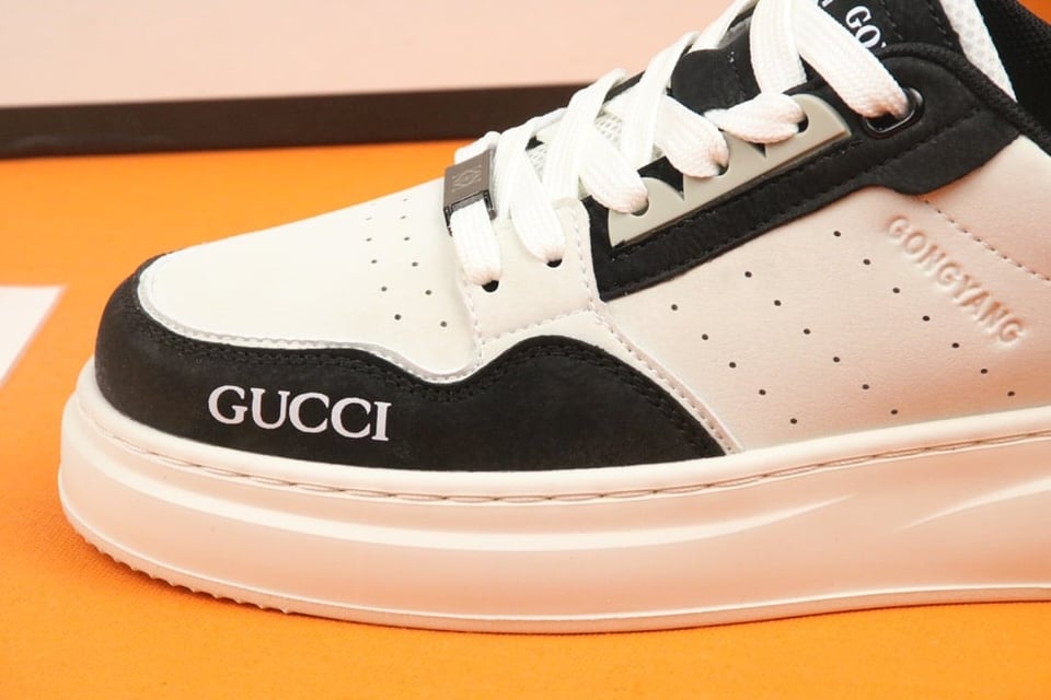 Gucci Gg Sneaker Leather In White And Black view 8