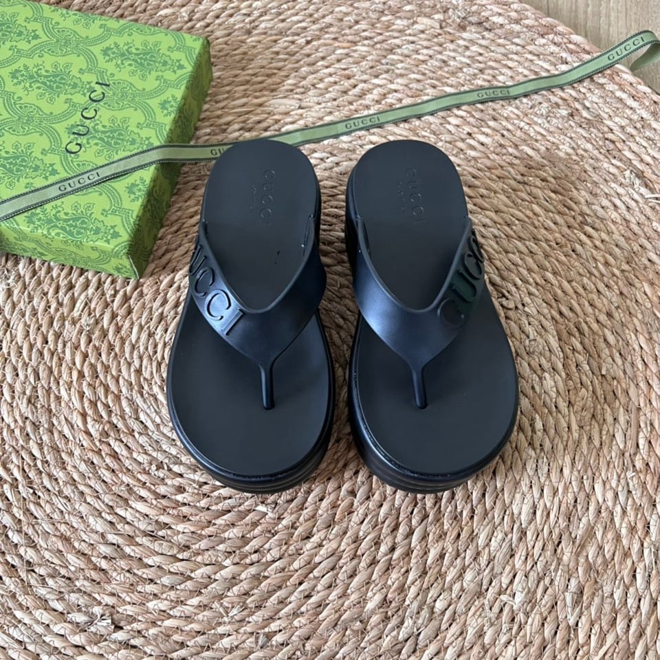 Gucci Tarifa Rubber Platform Flip Flops Black view 11
