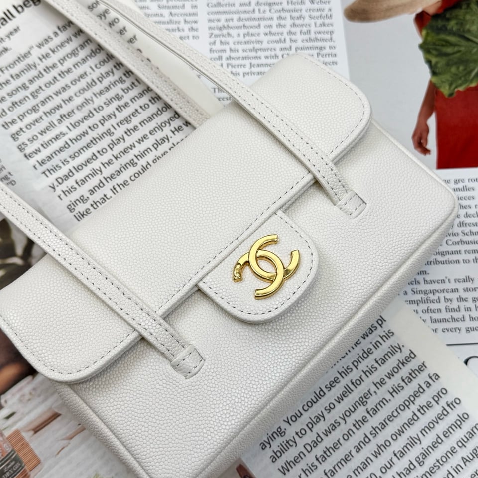 Chanel Clutch White Bag 17cm/6.7in view 5