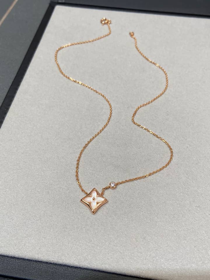 Louis Vuitton Colour Blossom Bb Star Pendant Pink Gold Pink Mother Of Pearl And Diamond Q93612 view 3