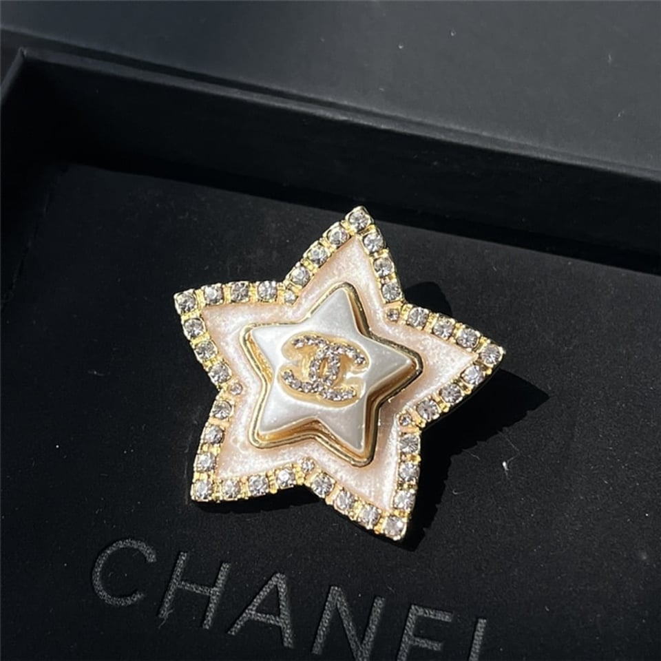 Chanel Cc Star Brooch Gold view 2