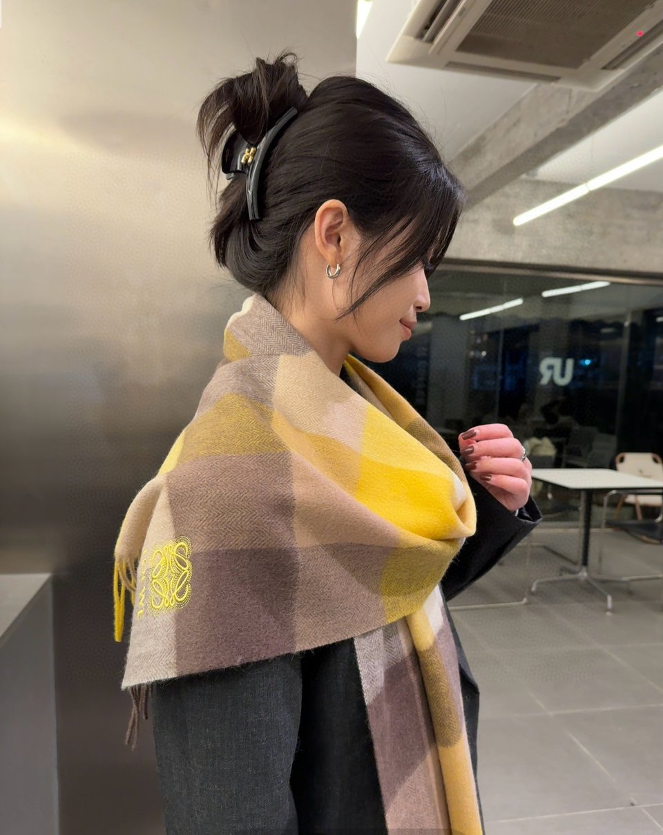 Loewe Cashmere Scarf Check Yellow For Women 180cm view 4