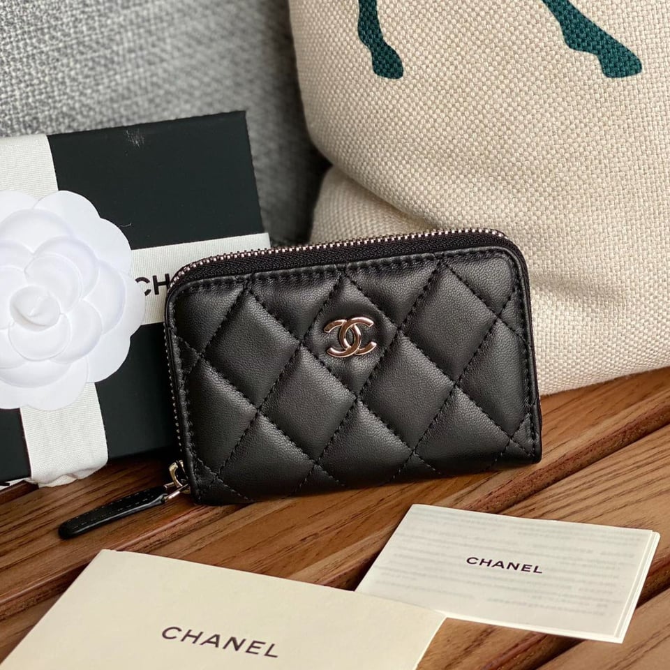 Chanel Zipped Wallet 7.5 Cm Black Calfskin Silver Hardware