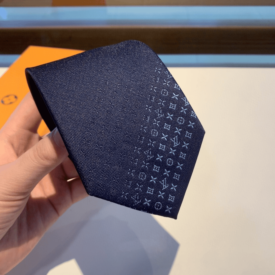 Louis Vuitton Monogram Gradient Navy Canvas Tie For Men view 5