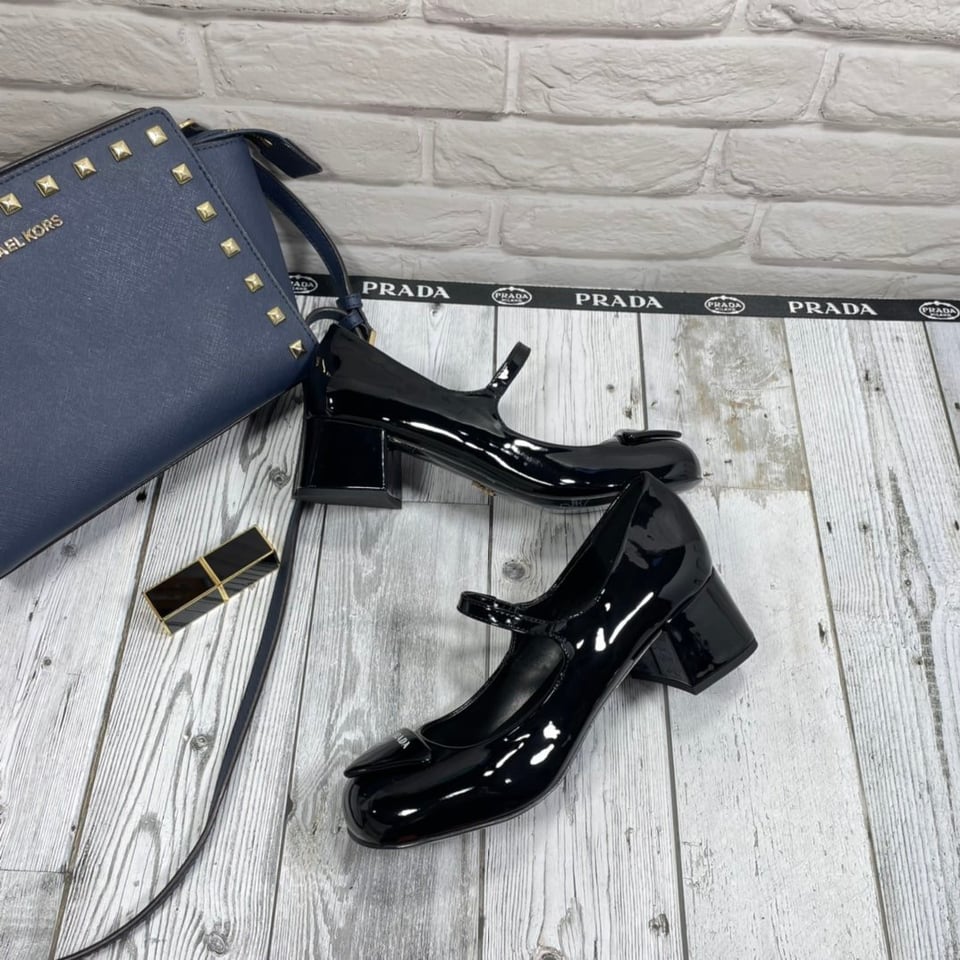Prada Women’S Logo Patch Heeled Pumps Black 1I768Mf045069 view 3