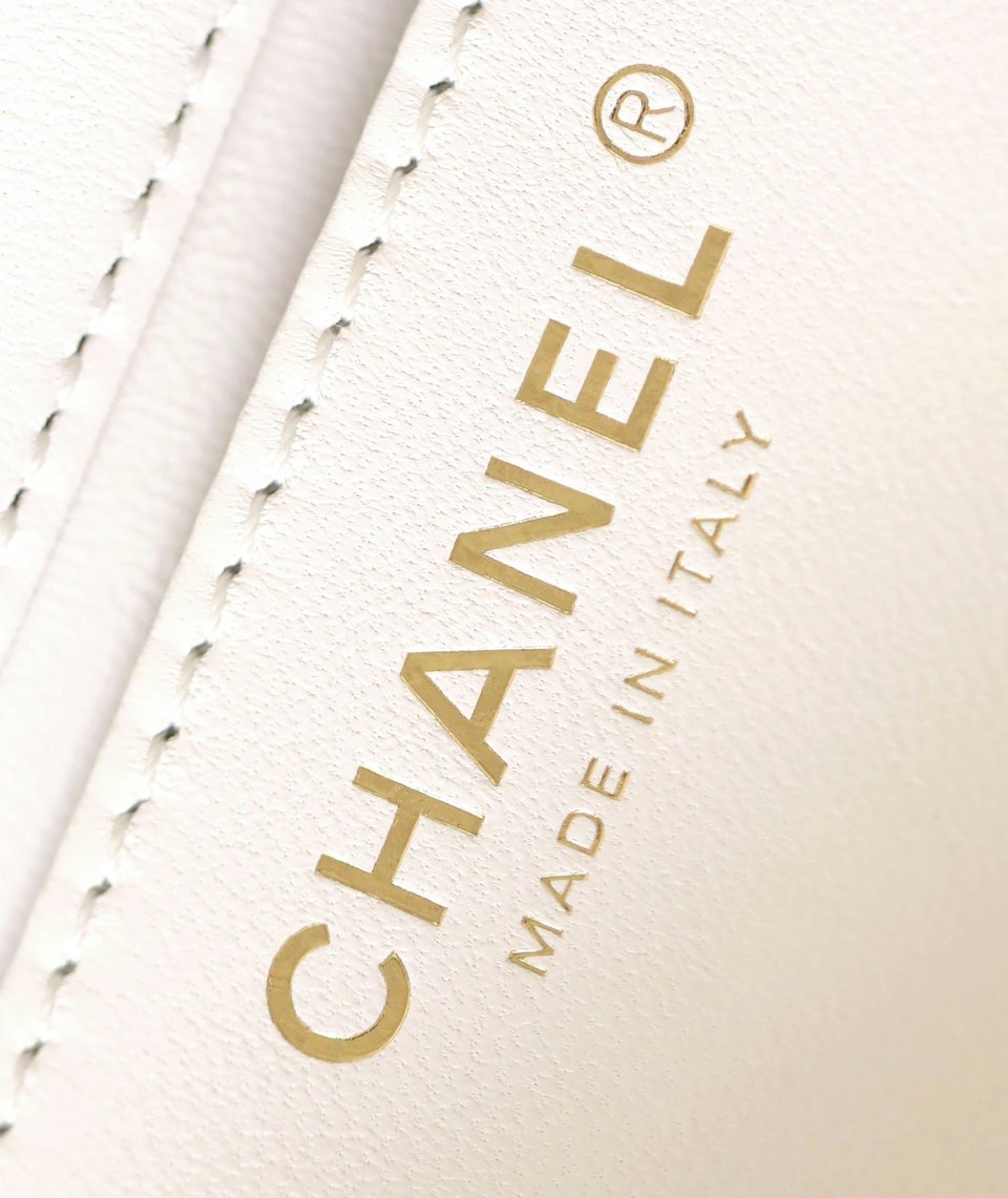 Chanel 24P Mini Flap Bag 17Cm White Lambskin Pearl Chain view 4