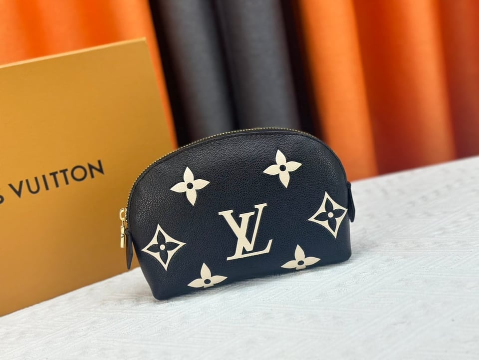 Louis Vuitton Cosmetic Pouch Pm Black 17Cm M59086 view 9