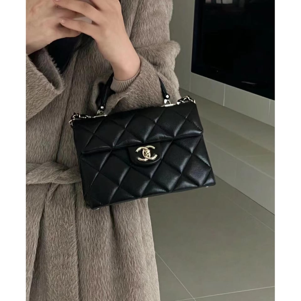 Chanel Small Flap Kelly Bag With Top Handle in Grained Calfskin view 4