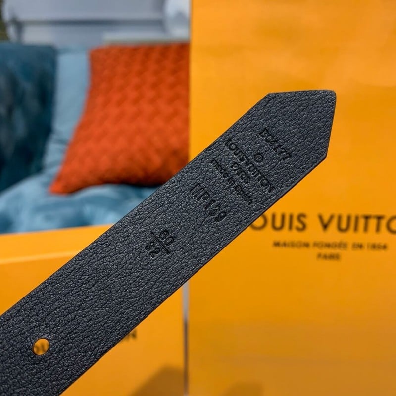 Louis Vuitton Dauphine 25mm Reversible Belt MP139U view 11