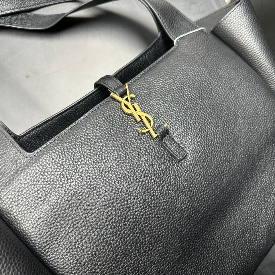 Saint Laurent Bea In Grained Leather Black 50Cm view 3