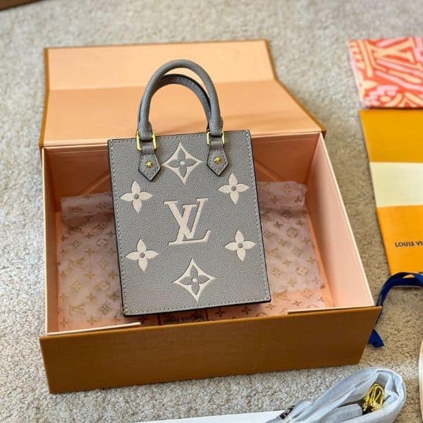Louis Vuitton Petit Sac Plat Monogram Grey 17Cm view 3