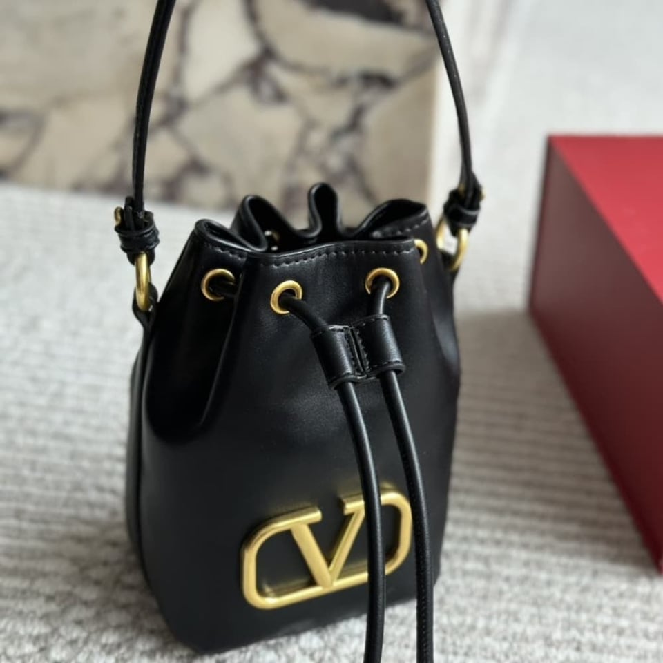 Valentino Mini Vlogo Signature Bucket Bag In Nappa Leather Black 22Cm 5W2P0Z44Vnl 0No view 3