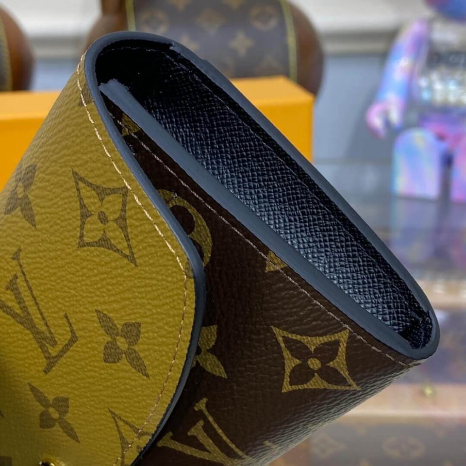 Louis Vuttion Emilie Wallet view 6