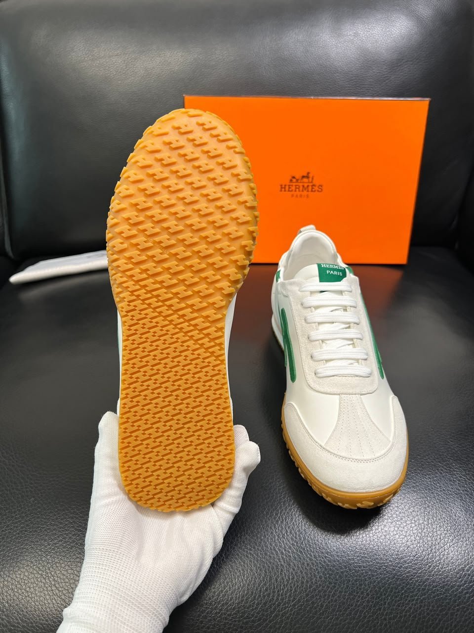 Hermes Sneakers White / Jungle Green Color Goatskin H242924ZHJM390 view 5