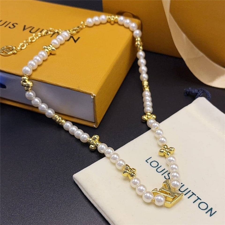 Louis Vuitton My Lv Pearl Necklace M01990 view 2