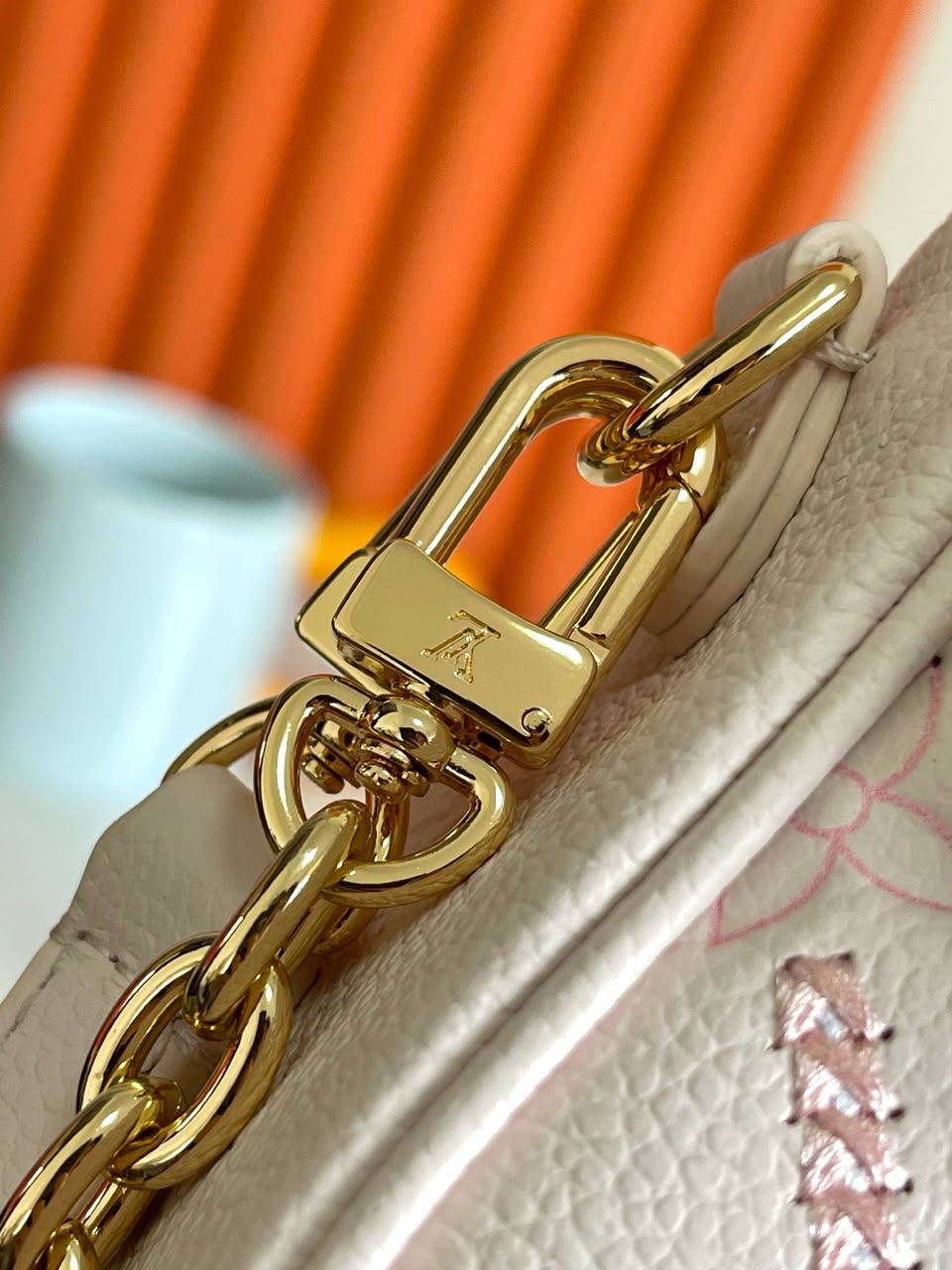 Louis Vuitton Ivy Bag Light Bliss Couture Cream 23.5cm M29502 view 2