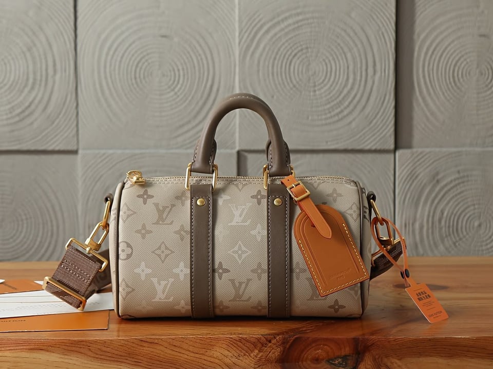 Louis Vuitton Keepall Bandoulière Bag 25cm/9.8in Sand Beige Monogram M29272 view 3