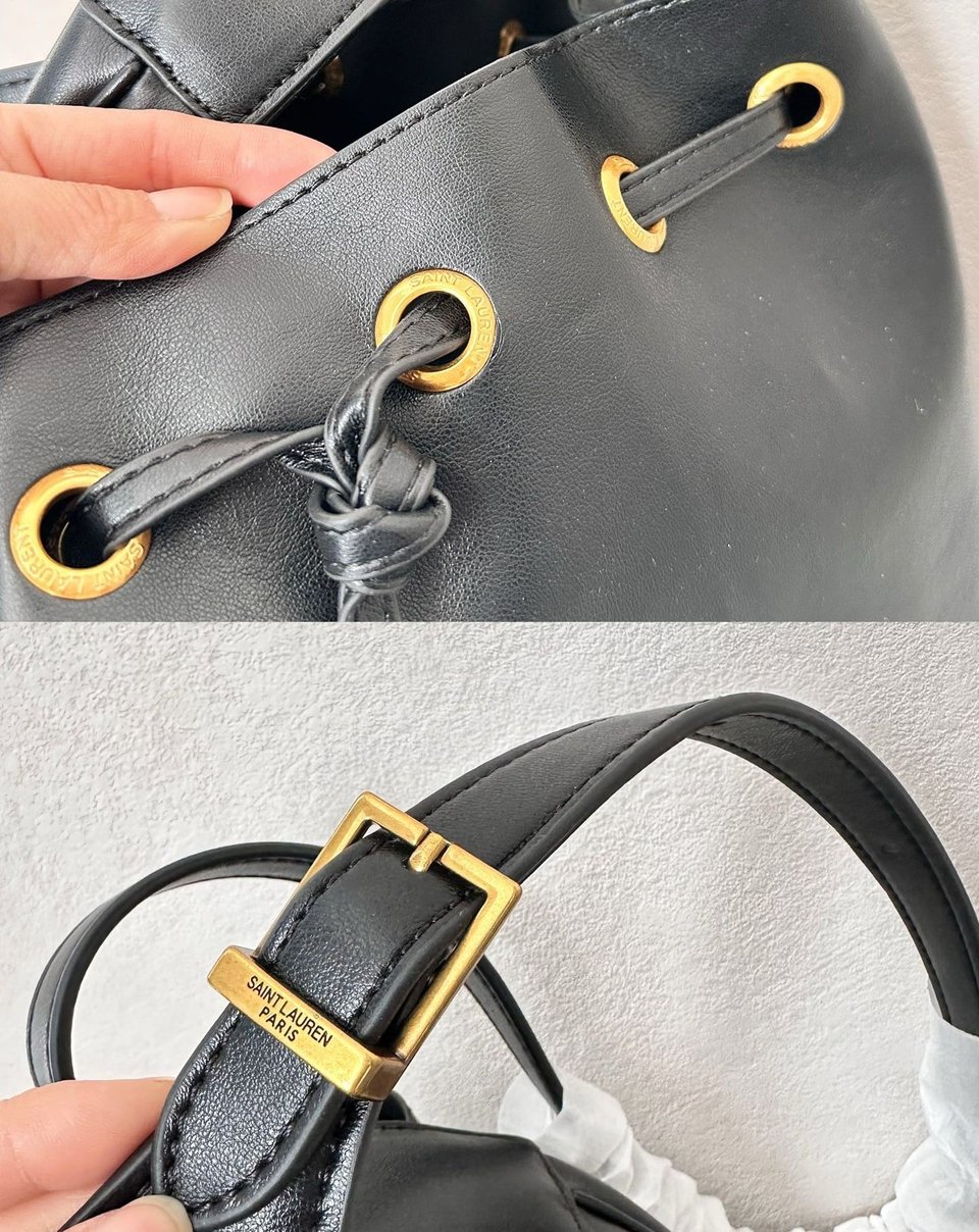 Saint Laurent Paris Vii Medium Flat Hobo Bag In Smooth Leather Black 28Cm view 9
