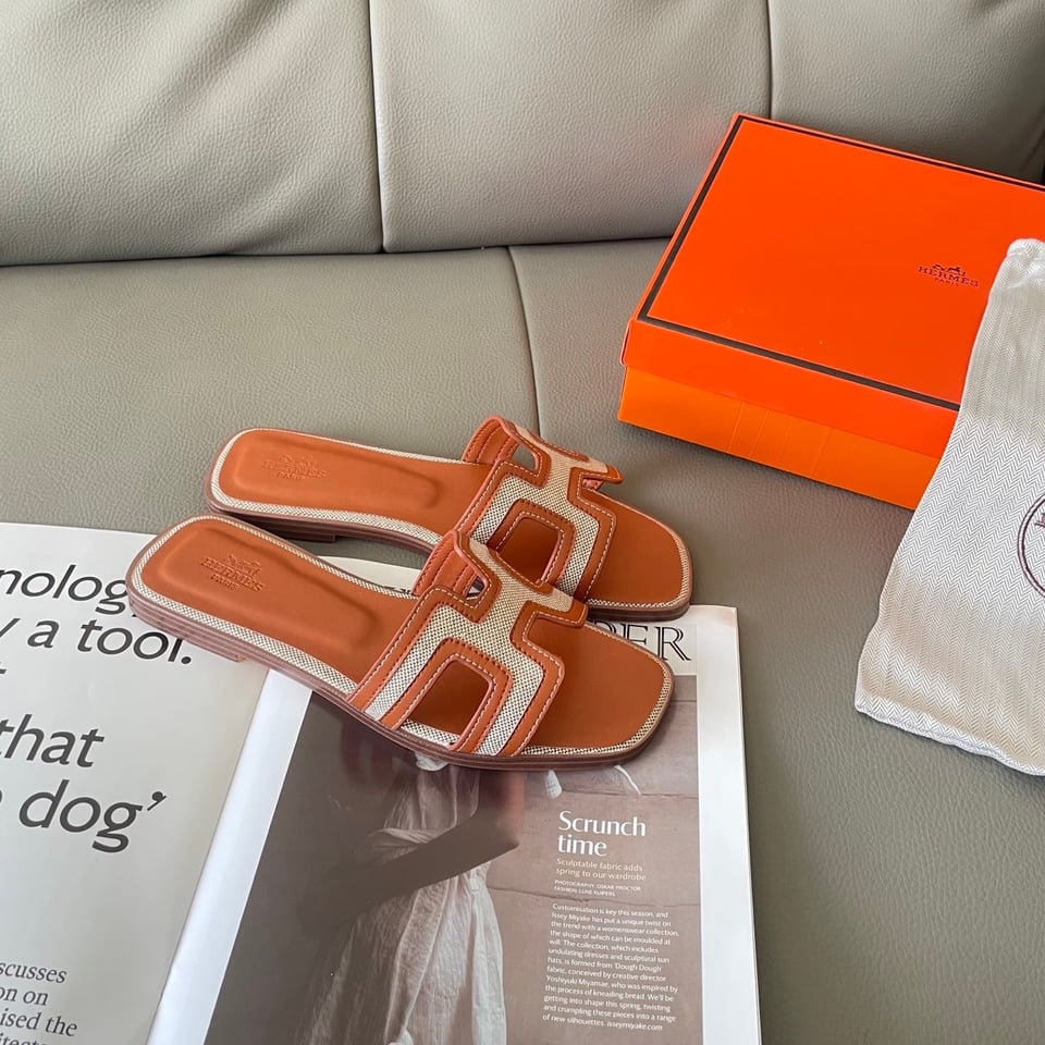Hermes Oran Sandal Golden Beige H221106Z 79360 view 4