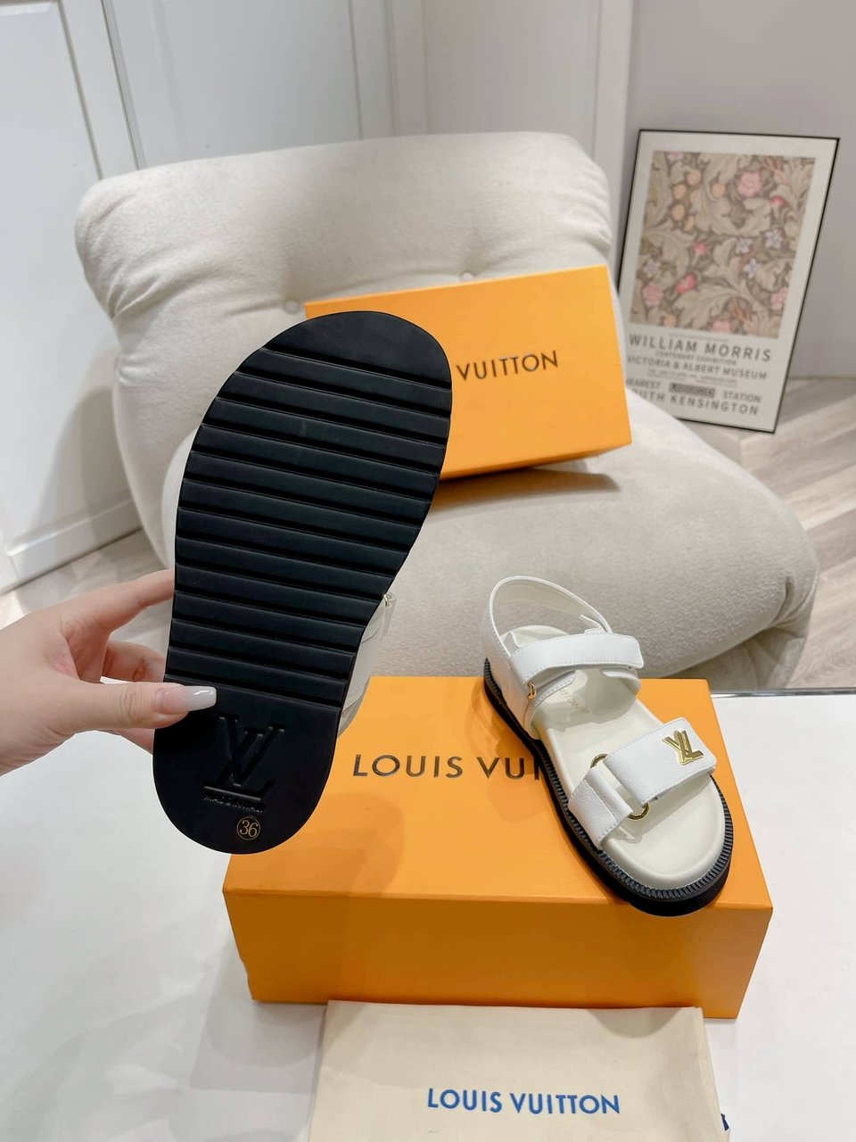 Louis Vuitton Lv Sunset Flat Comfort Sandals White 1Abw7Q view 3