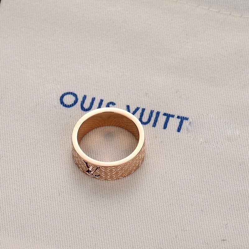 Louis Vuitton Rose Gold Ring view 3