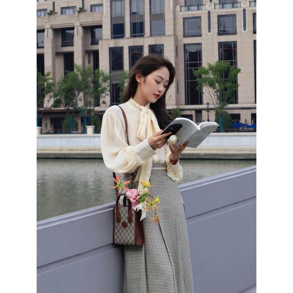 Gucci Mini Tote Bag with Interlocking G in GG Supreme view 4