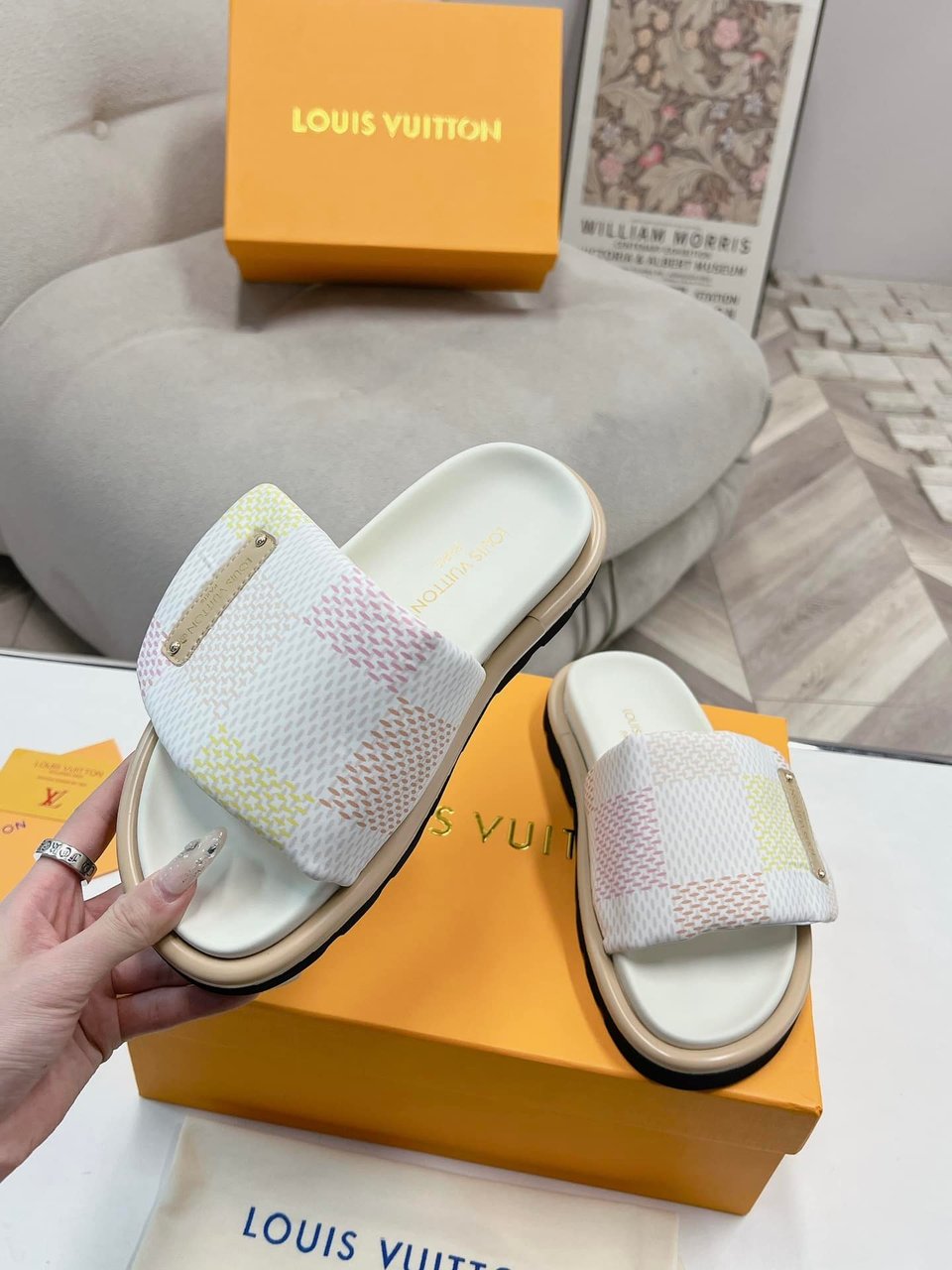 Louis Vuitton Pool Pillow Flat Comfort Mule Sandals Light Pink 1Actww view 5