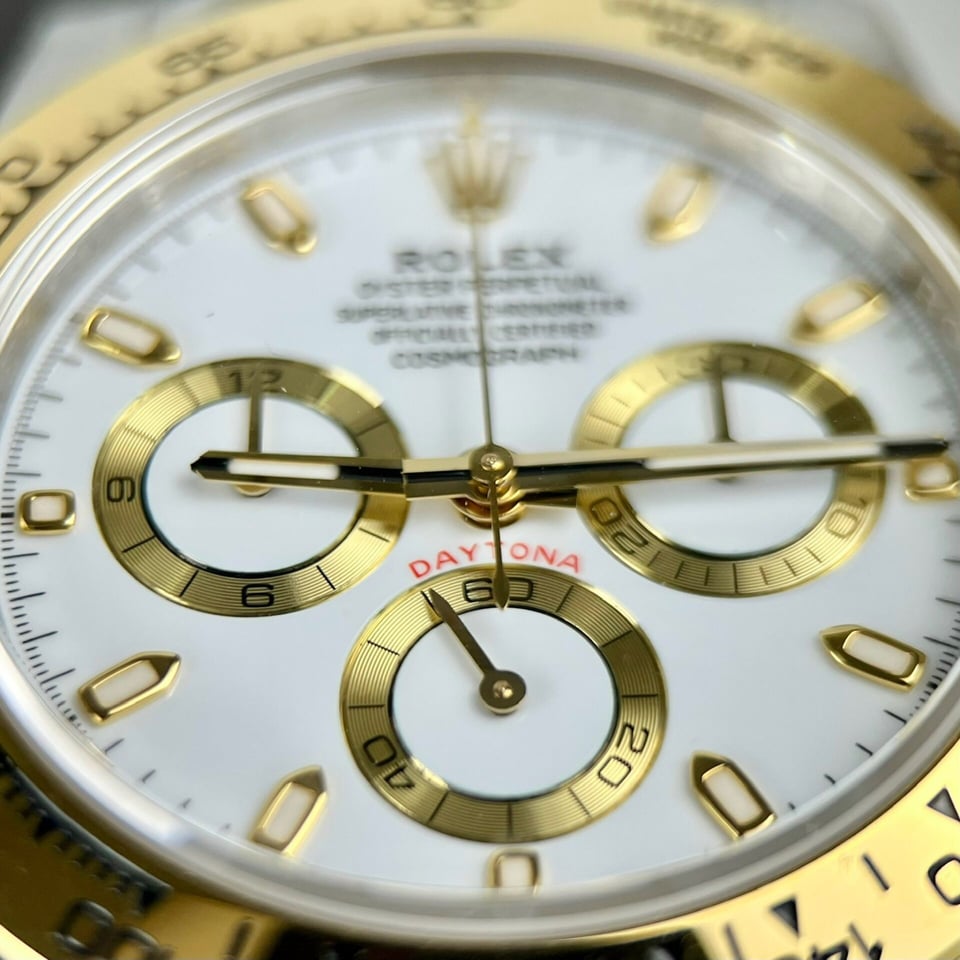 Rolex Daytona 40 mm White Dial 126503 view 7