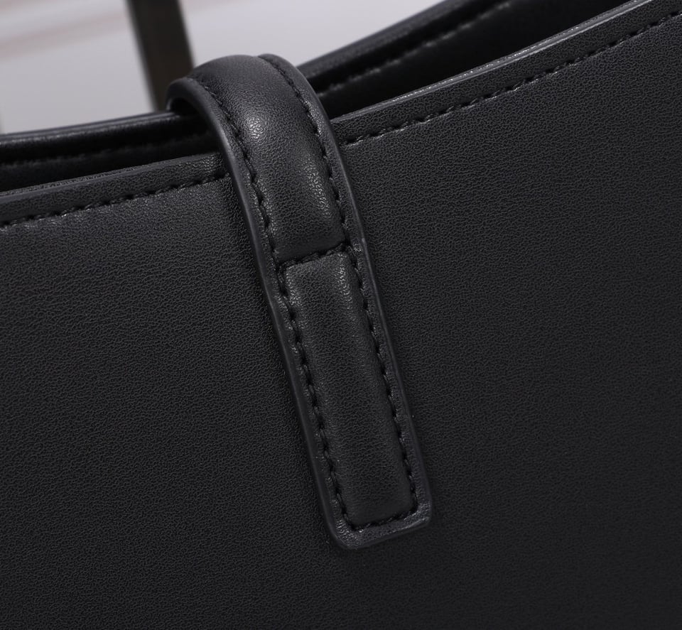Saint Laurent Le 5 A 7 Hobo Bag In Smooth Leather Black Gold 23Cm view 10
