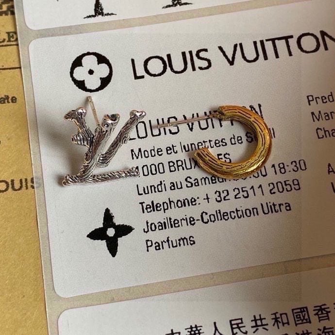 Louis Vuitton Earrings view 8