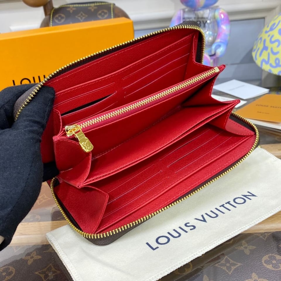 Louis Vuitton x Yayoi Kusama Zippy Wallet view 11
