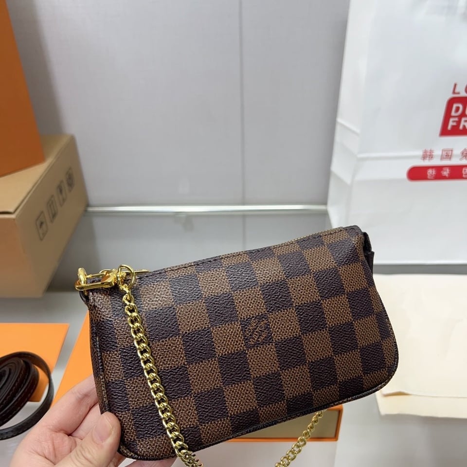 Louis Vuitton Pochette Accessoires Damier Ebene 17Cm With Chain N58009 view 6