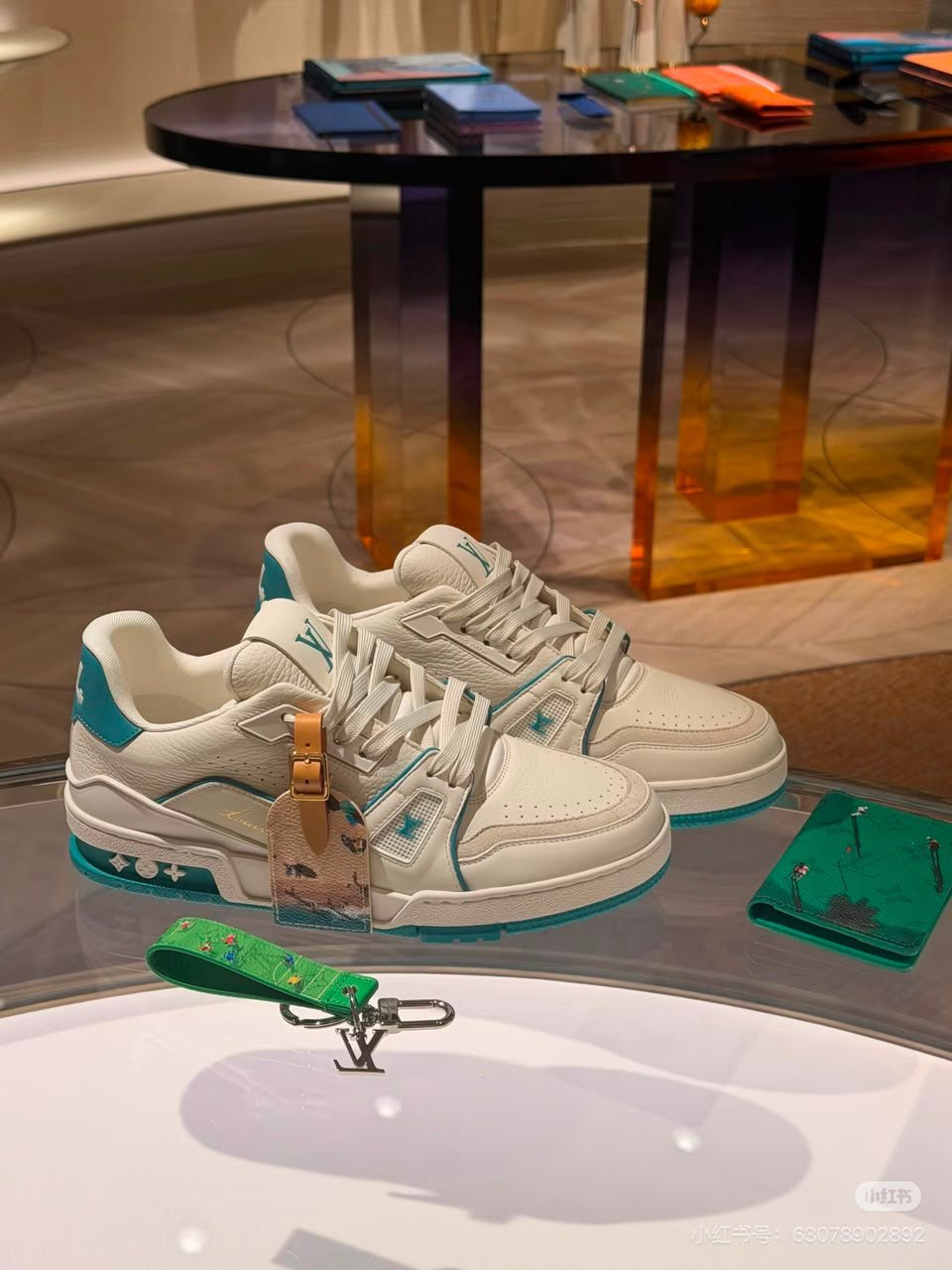 Louis Vuitton Trainer Sneakers Blue Calfskin With Grain 1AKRDQ view 4