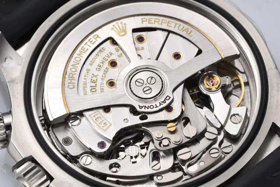 Rolex Daytona 40 mm Sunburst Dial 126519LN view 11