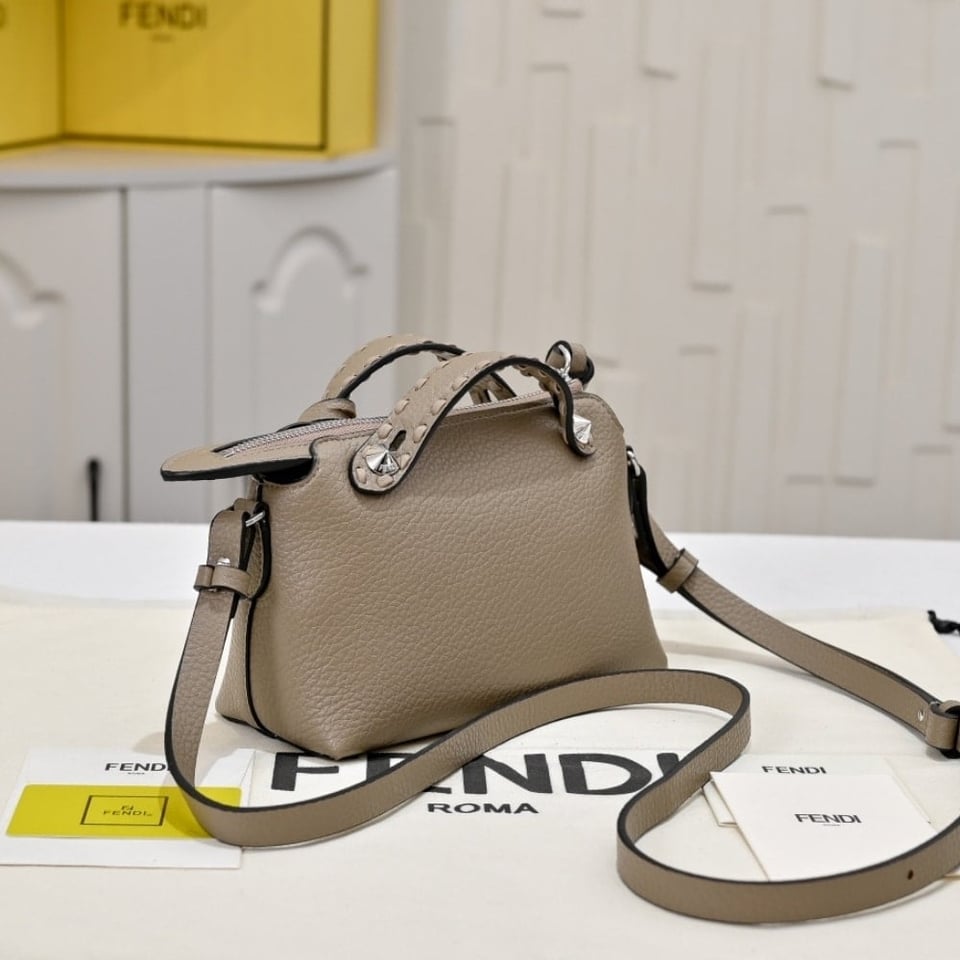 Fendi By The Way Selleria Medium Grey 20Cm view 4