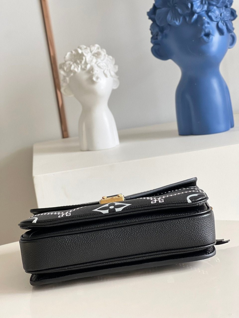 Louis Vuitton Pochette M Tis 25Cm Black Bag view 3