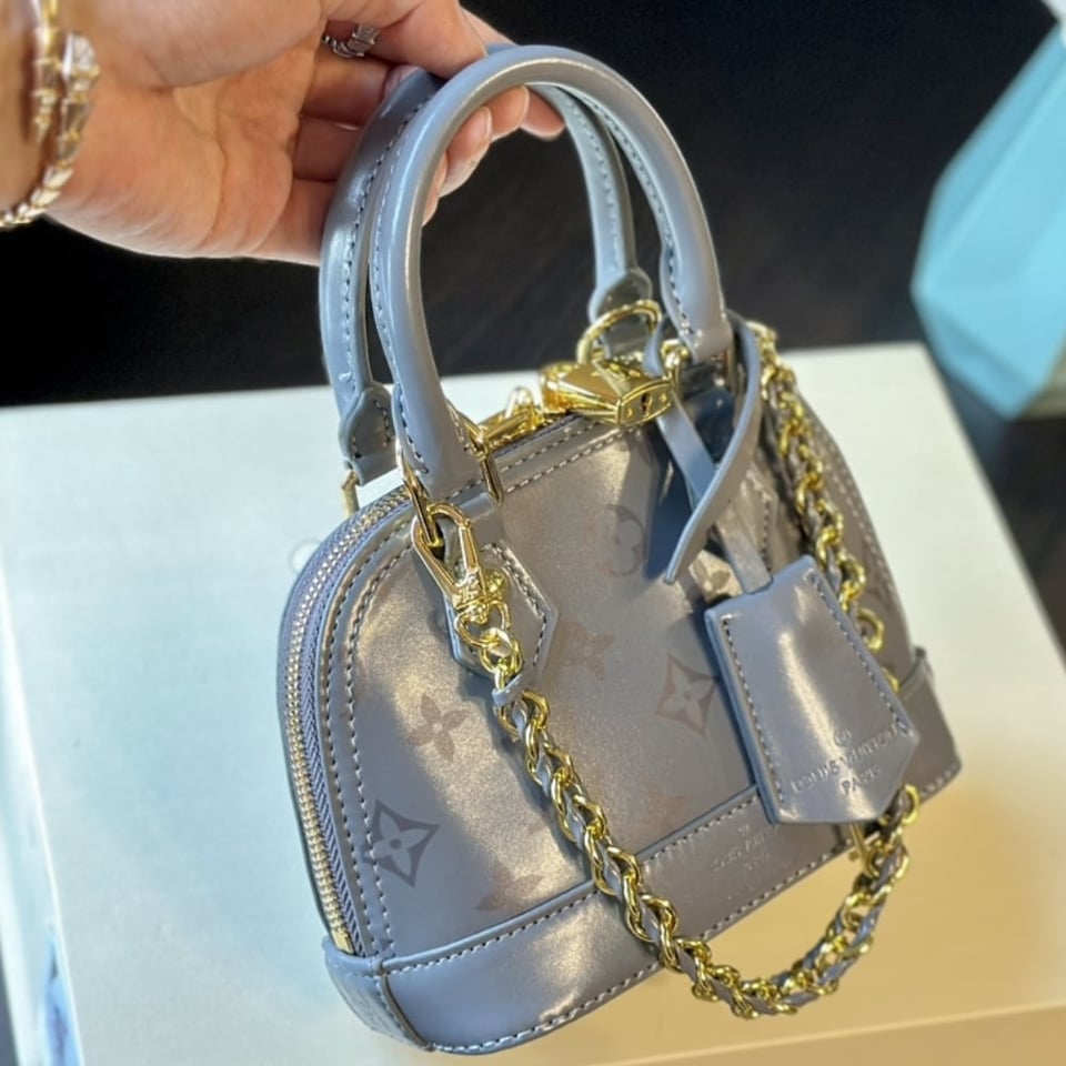 Louis Vuitton Alma Bb Gris Trianon 18Cm M12561 view 5