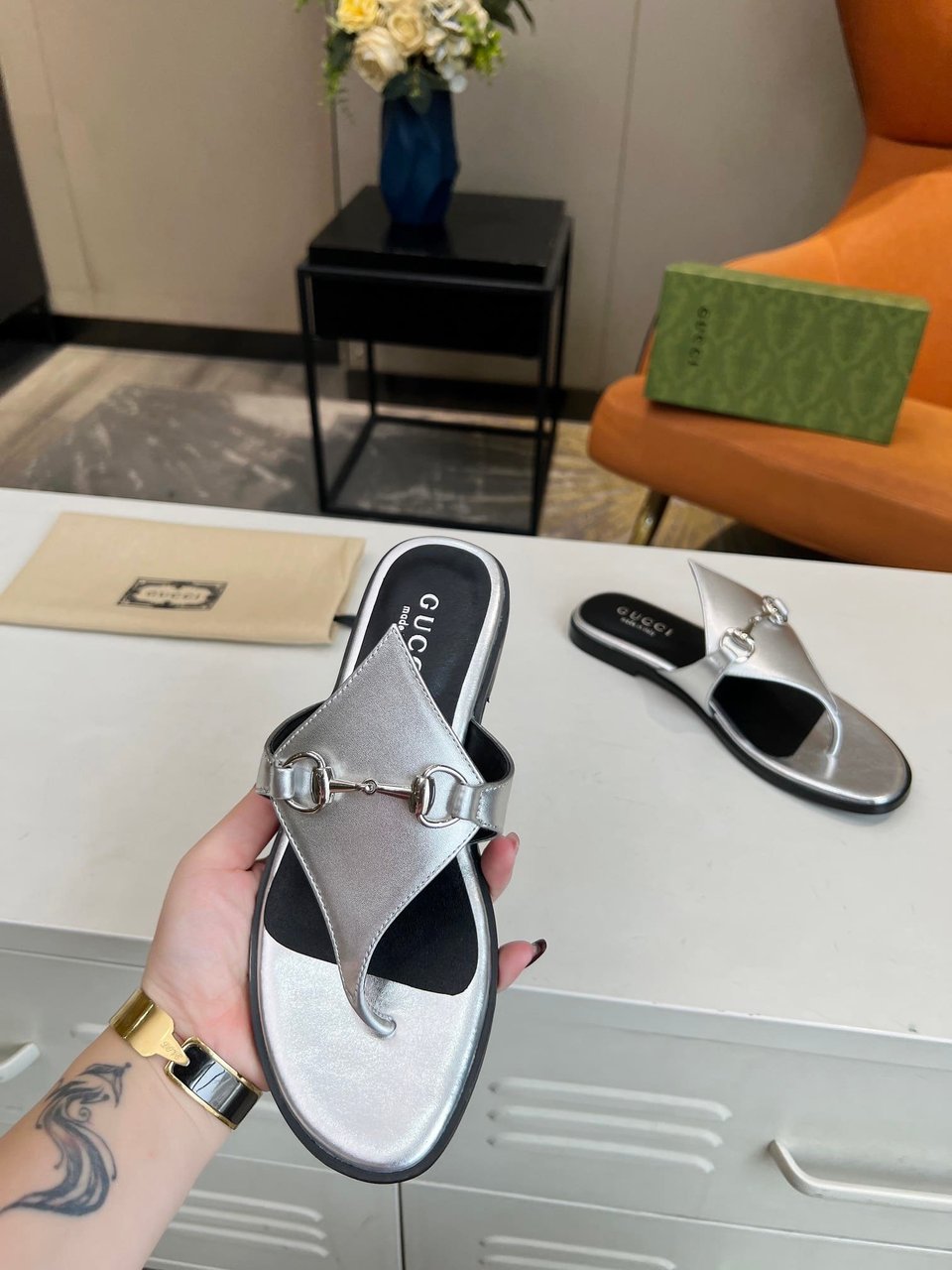 Gucci Women’S Thong Sandal With Horsebit Silver view 9