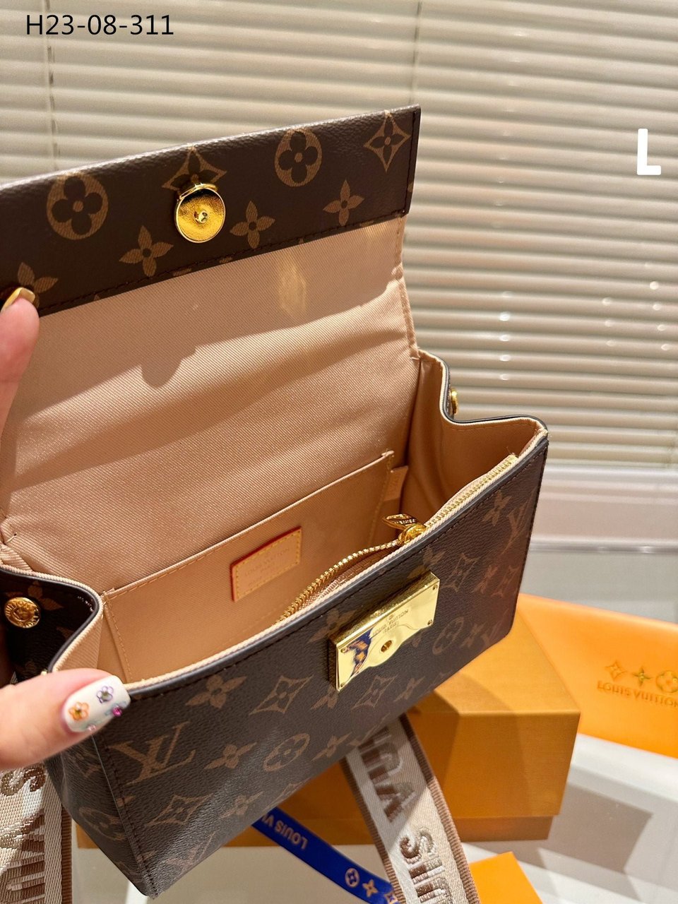 Louis Vuitton Cluny Mini Monogram Canvas 20Cm M46055 view 5