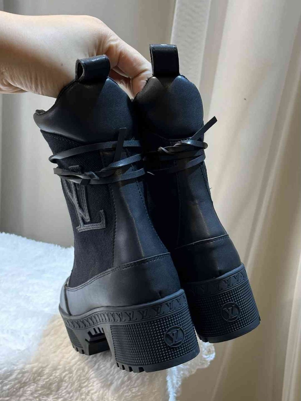 Louis Vuitton Laureate Platform Desert Boot Black 1Ac7Ro view 9