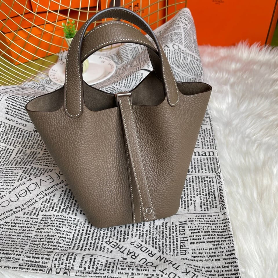 Hermes Picotin Lock Bag In Taurillon Clemence Etoupe Grey 22Cm view 4
