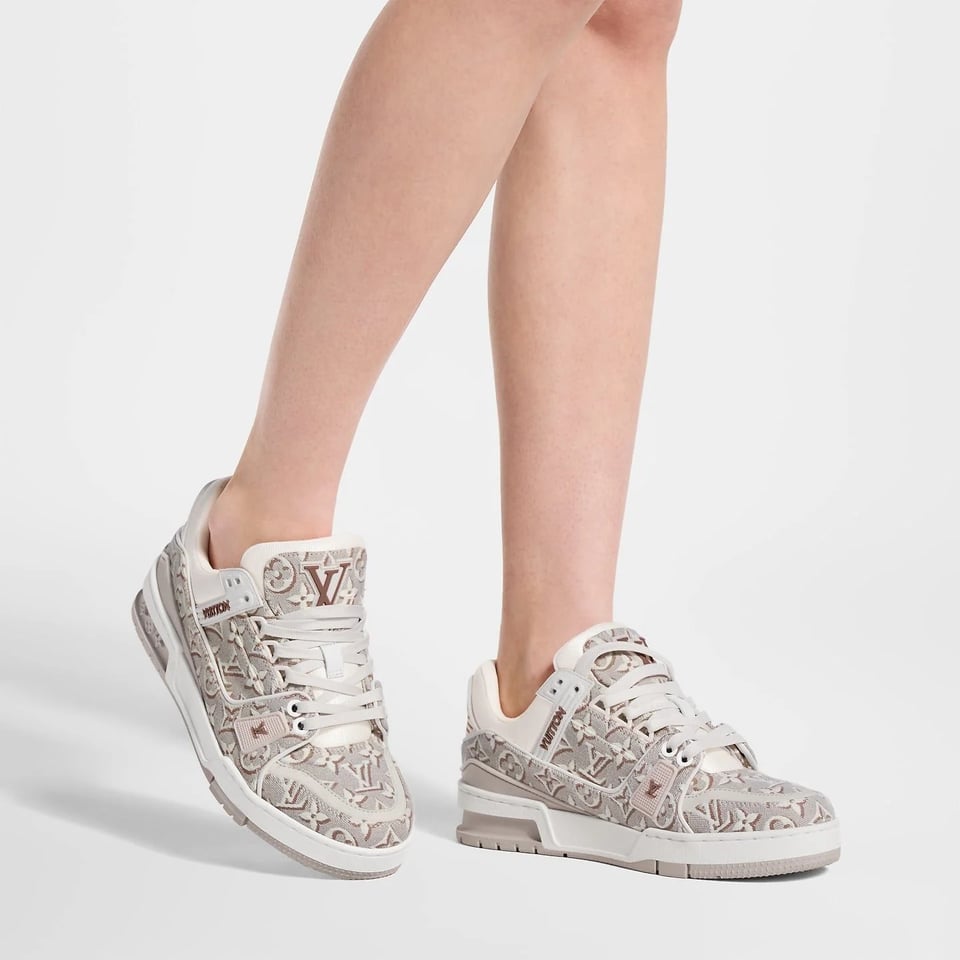 Louis Vuitton Trainer Sneakers Beige 1AKKJB view 2
