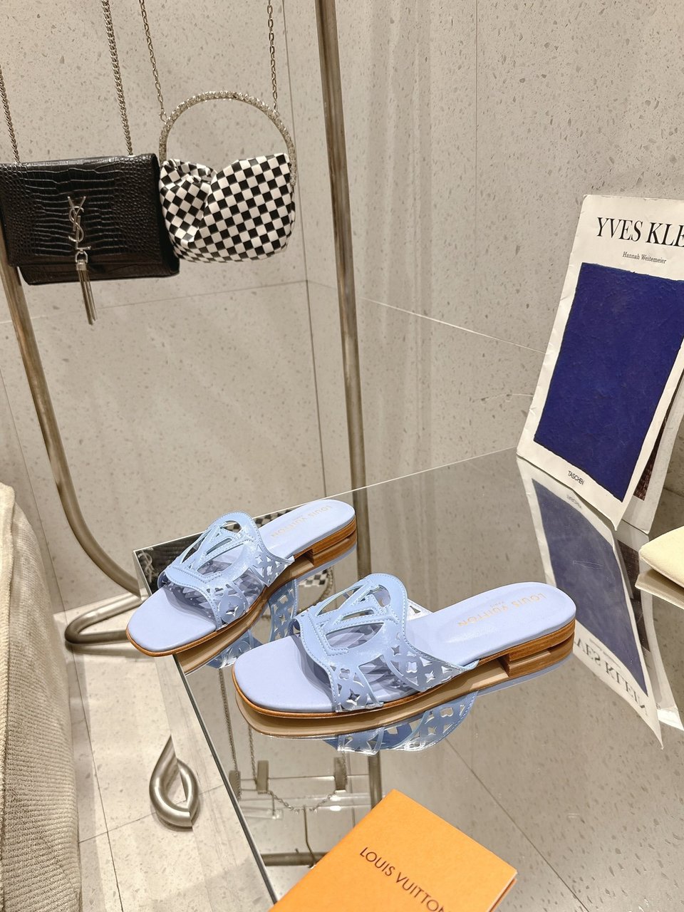 Louis Vuitton LV Isola Flat Mule Blue 1AGYQ6 view 4