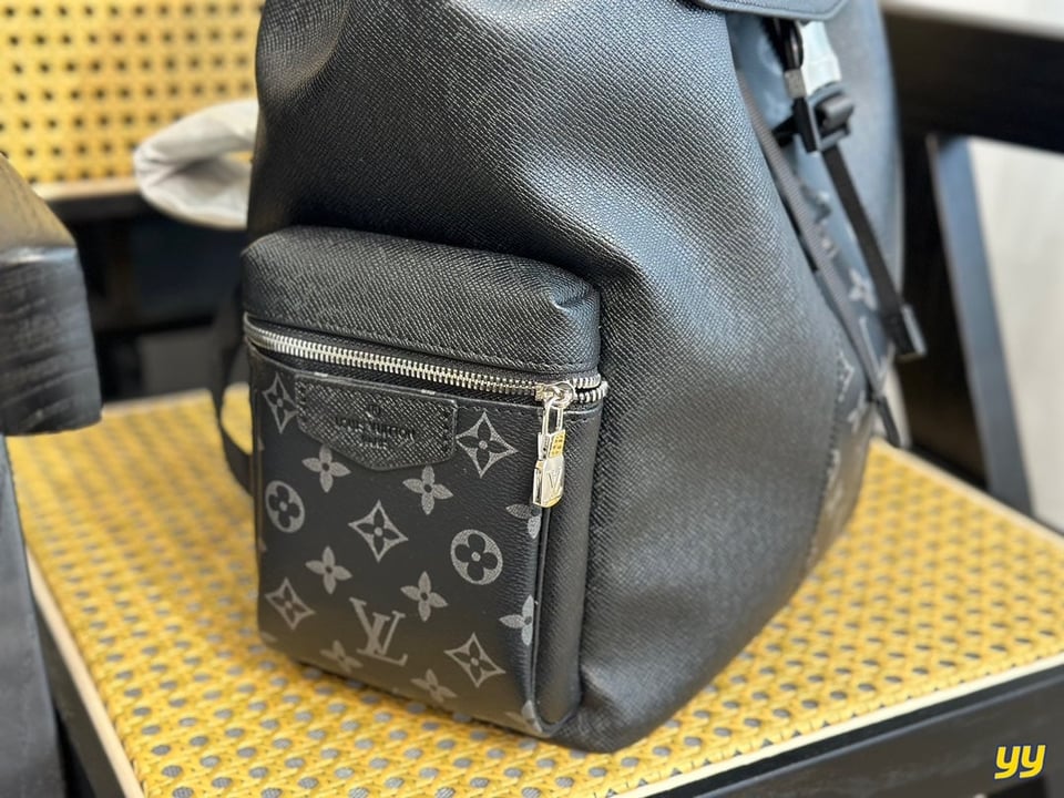 Louis Vuitton Backpack Outdoor Monogram 42cm Black view 8