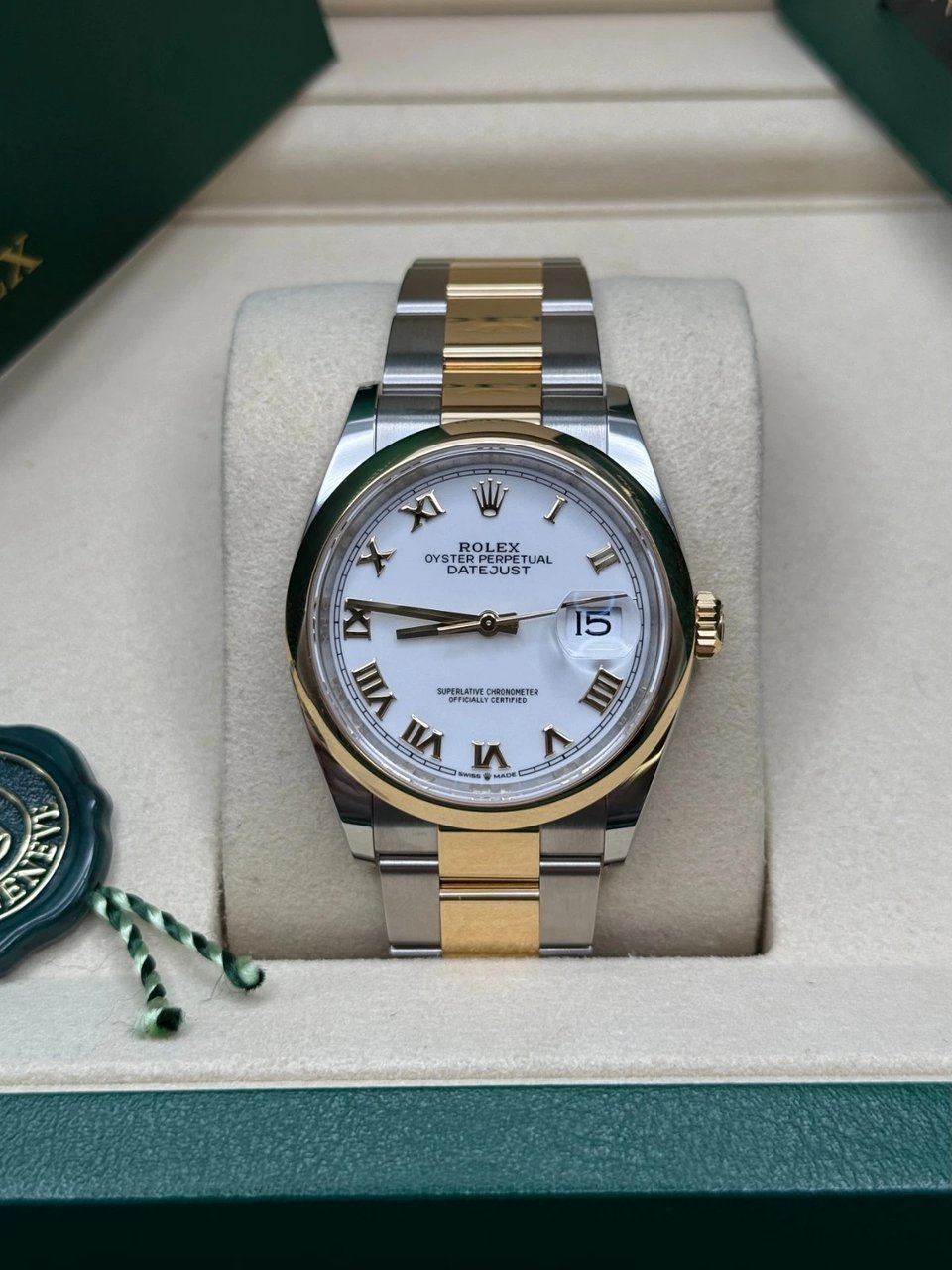 [Superclone] Rolex Datejust 41mm White Dial Yellow Oyster 126303 view 2