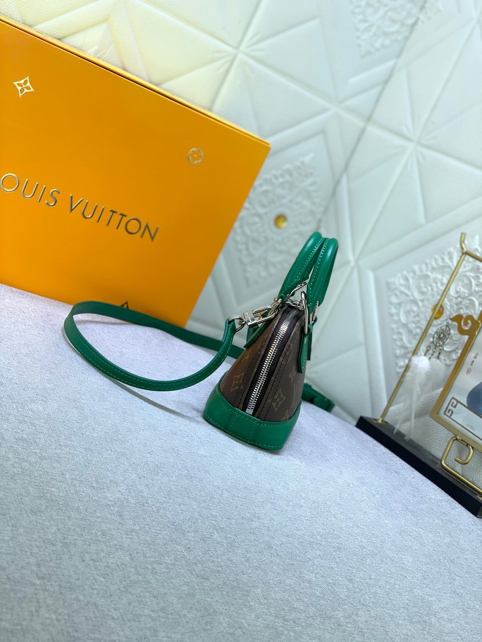 Louis Vuitton Mini Alma Monogram Canvas Mix With Green 18Cm M83204 view 4